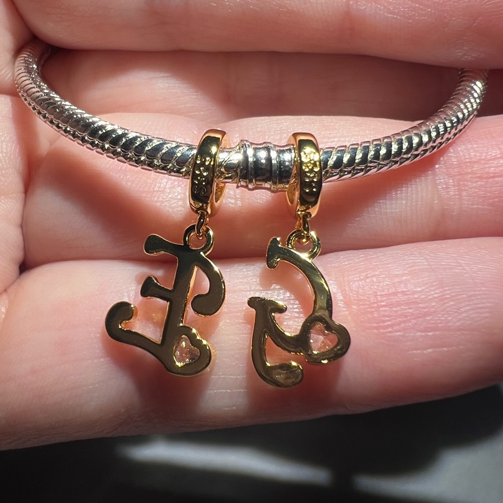 Letter E Charm (One Charm) - Picture 6 of 12